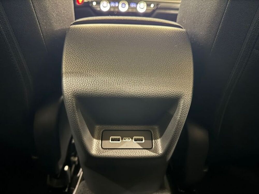 Honda Civic E: Hev 2.0 i-MMD CVT Elegance