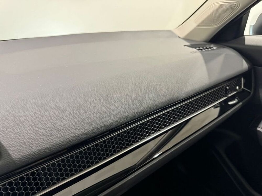 Honda Civic E: Hev 2.0 i-MMD CVT Elegance