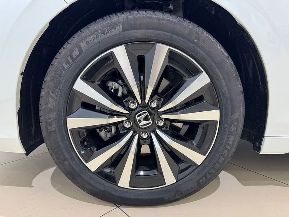 Honda Civic E: Hev 2.0 i-MMD CVT Elegance