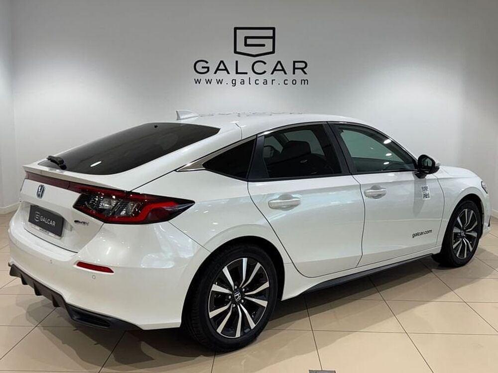 Honda Civic E: Hev 2.0 i-MMD CVT Elegance
