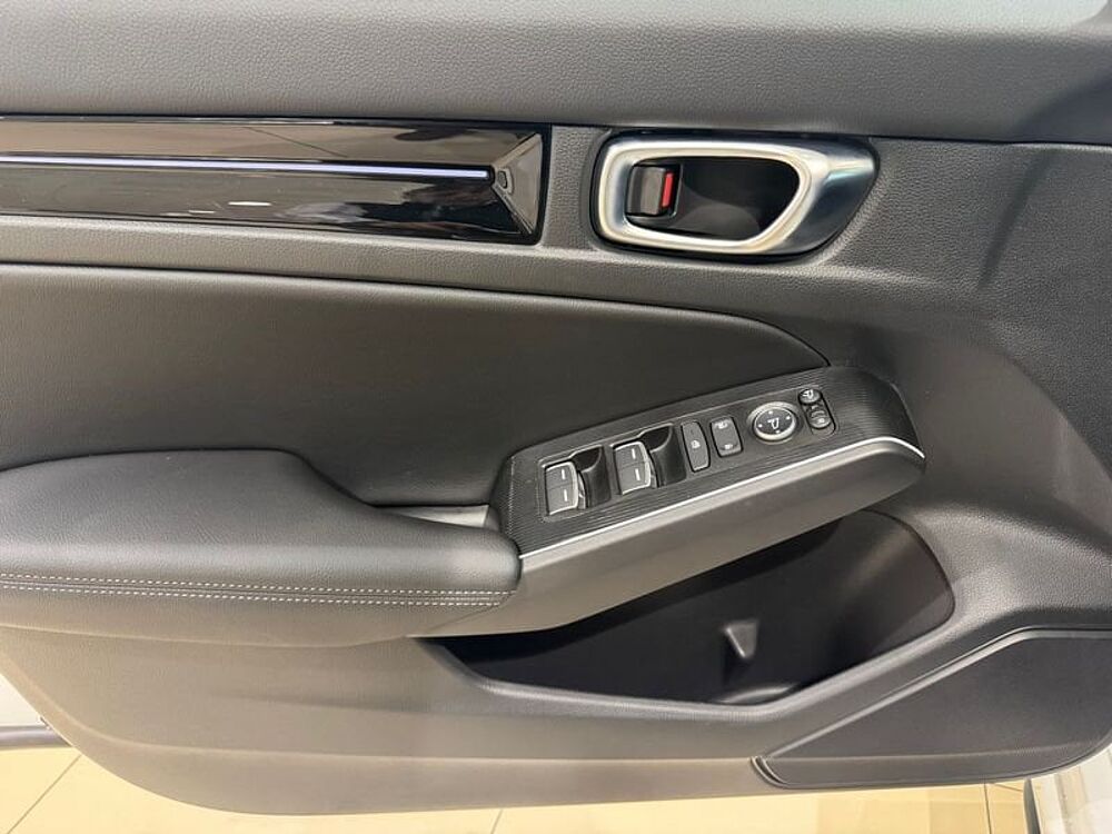 Honda Civic E: Hev 2.0 i-MMD CVT Advance