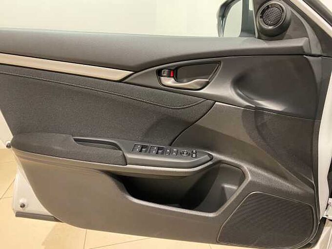 Honda Civic 1.0 VTEC Turbo CVT Elegance Nav